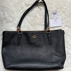 Preowned Authentic Coach Black Tote